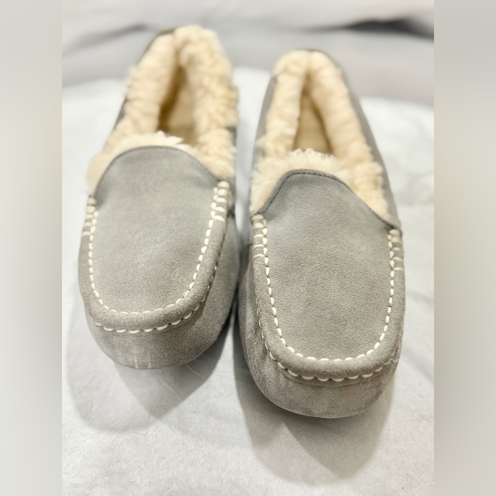 UGG Ansley Grey Suede Shearling Slippers Women’s Size 6 Genuine Sheepskin Lined - Picture 3 of 10